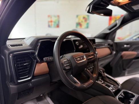 Used 2024 GMC Canyon AT4 w/ Technology Package AWD/4WD image 10