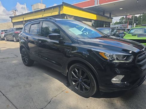 Used 2018 Ford Escape SE w/ SE Sport Appearance Package AWD/4WD image 5