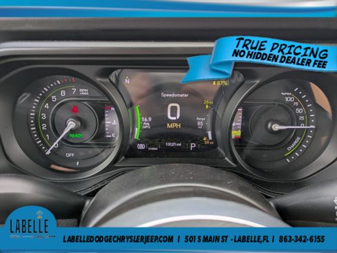 Used 2025 Jeep Wrangler Unlimited Sahara w/ Safety Group AWD/4WD image 22
