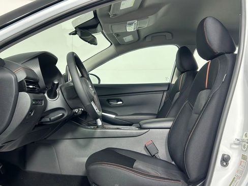 Used 2025 Nissan Sentra SR w/ Midnight Edition FWD image 26