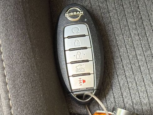 Used 2025 Nissan Altima 2.5 SV FWD image 24