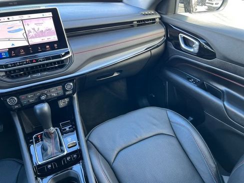 Used 2025 Jeep Compass Trailhawk w/ Trailhawk Elite Group image 41