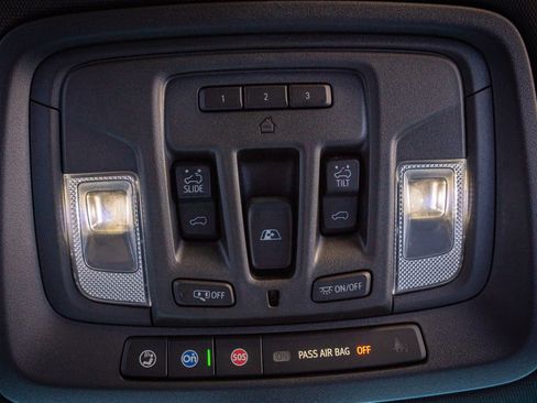 Used 2022 Chevrolet Silverado 3500 High Country image 23