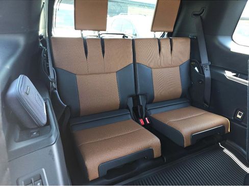 Used 2024 Lexus GX 550 w/ Accessory Package (Z1) AWD/4WD image 10