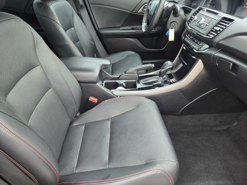 Used 2017 Honda Accord Sport Special Edition image 10