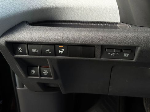 Used 2024 Toyota Sienna XSE image 33