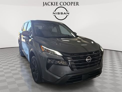 New 2026 Nissan Rogue SV w/ Cold Weather Package FWD image 3