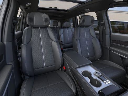 New 2026 Cadillac Vistiq Luxury w/ LPO, Floor Liner Package image 16