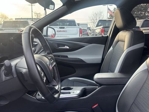 Used 2024 Buick Envista Preferred w/ Convenience I Package image 12