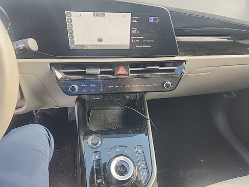 Certified 2023 Kia Niro Wind FWD image 23