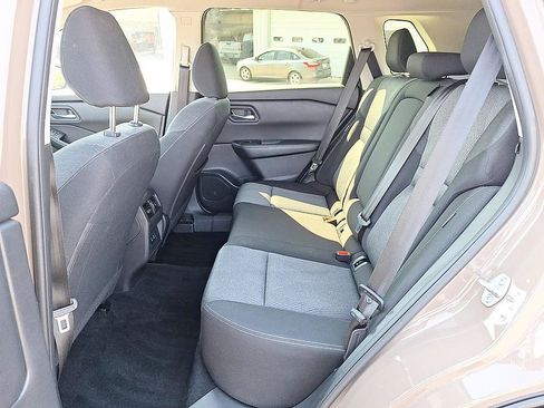 Certified 2025 Nissan Rogue SV AWD/4WD image 12