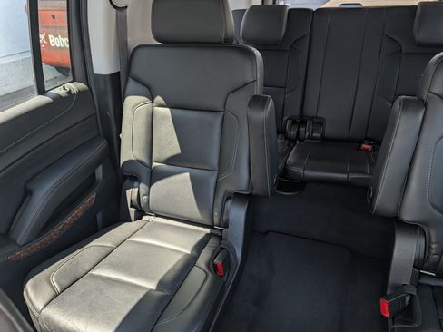 Used 2019 Chevrolet Suburban Premier AWD/4WD image 12
