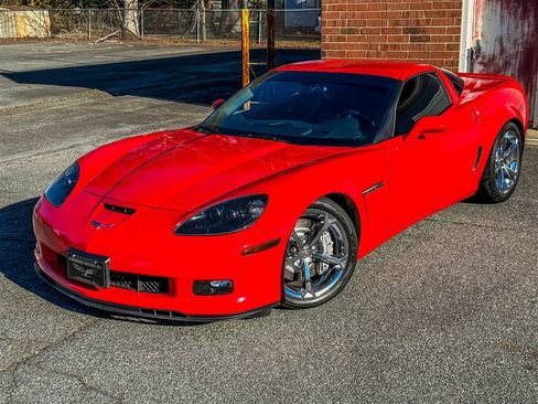 Used 2011 Chevrolet Corvette Grand Sport w/ Preferred Equipment Group RWD image 3