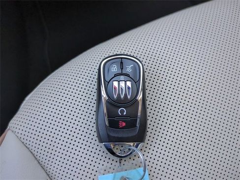 Used 2025 Buick Encore GX Avenir w/ Avenir Technology Package image 29