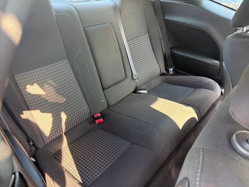 Used 2018 Dodge Challenger SXT RWD image 39