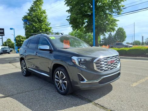 Used 2018 GMC Terrain Denali w/ Advanced Safety Package AWD/4WD image 3