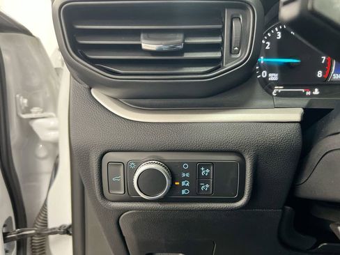 Used 2021 Ford Explorer XLT image 17