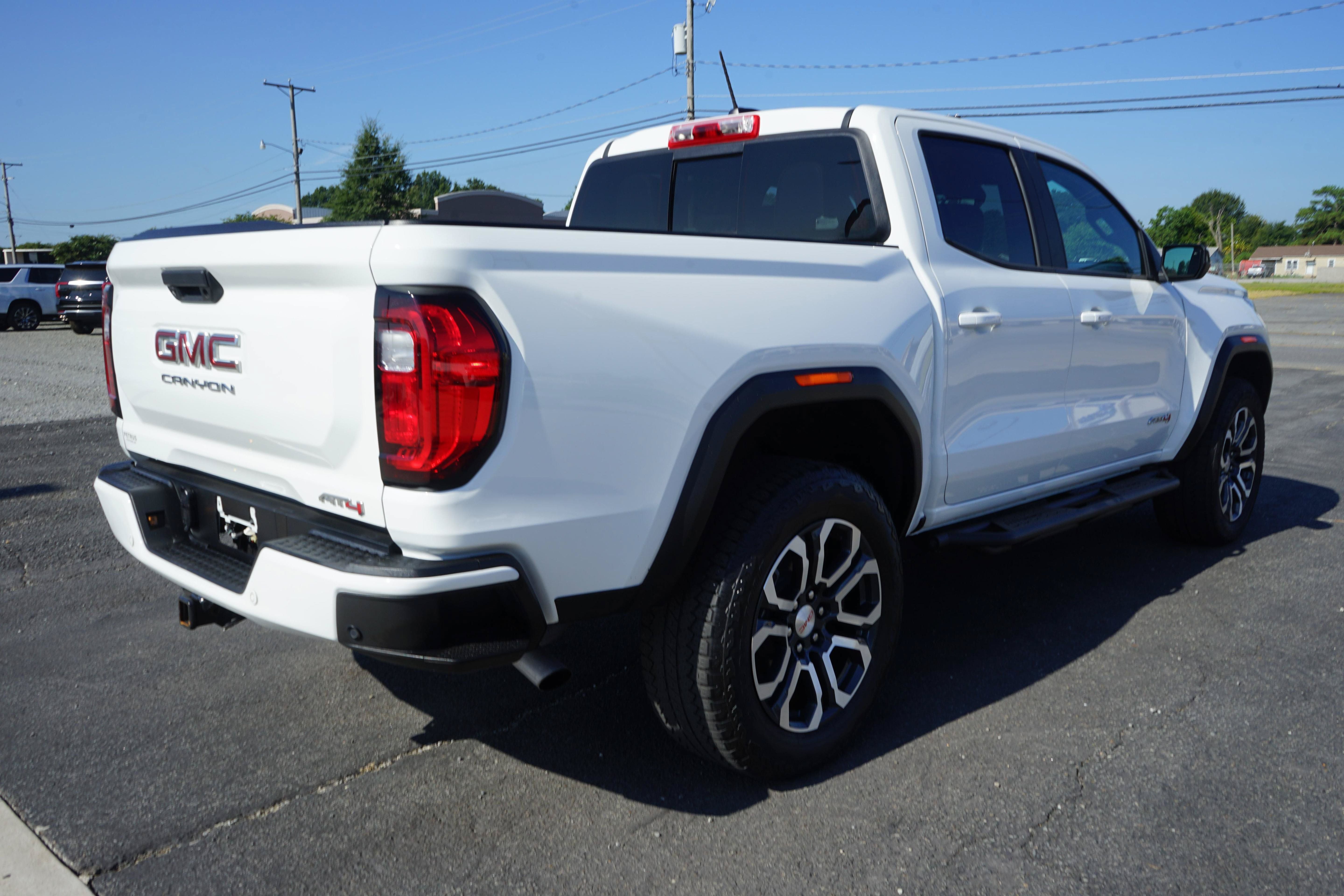 Used 2023 GMC Canyon AT4 w/ AT4 Premium Package AWD/4WD image 5