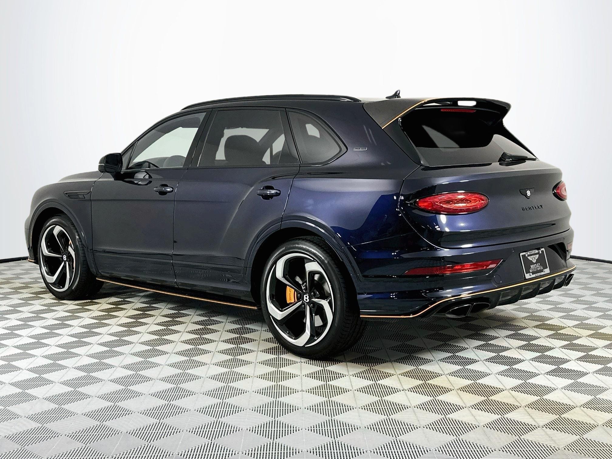 Certified 2025 Bentley Bentayga AWD/4WD image 3