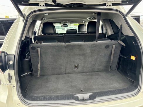 Used 2018 Toyota Highlander Plus image 11