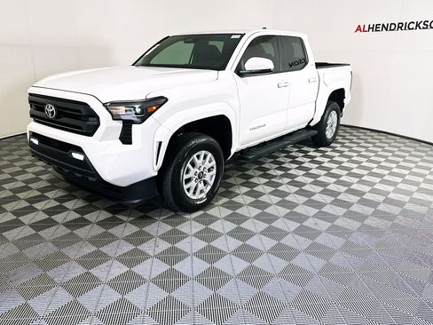 Certified 2025 Toyota Tacoma SR5 image 7