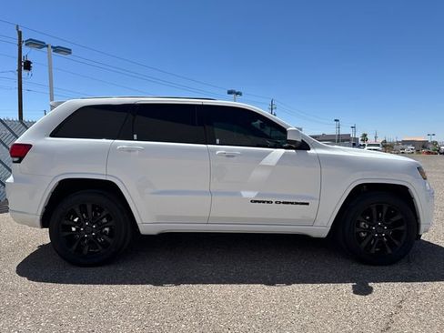 Used 2020 Jeep Grand Cherokee Altitude AWD/4WD image 6