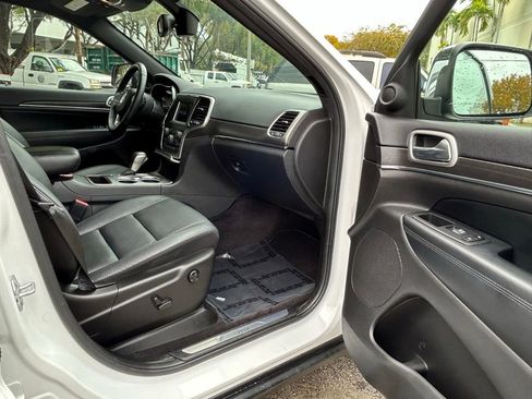 Used 2018 Jeep Grand Cherokee Limited image 31
