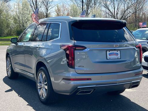 Used 2023 Cadillac XT6 Premium Luxury image 3