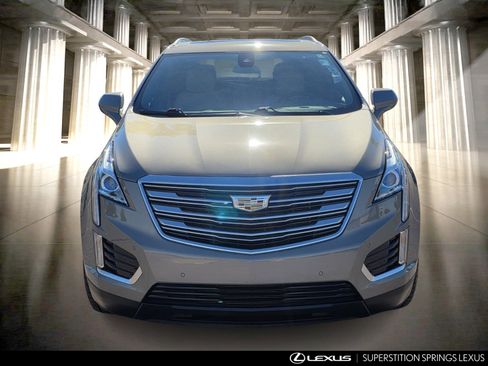 Used 2018 Cadillac XT5 Luxury w/ Driver Awareness Package image 9