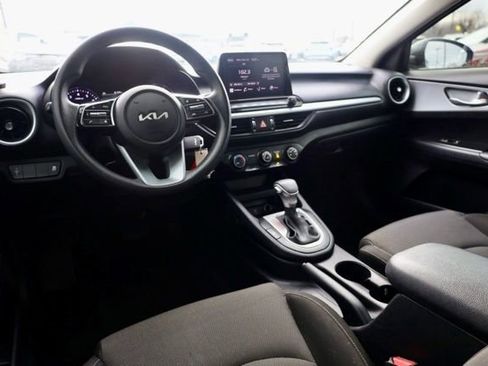 Used 2023 Kia Forte LXS FWD image 9