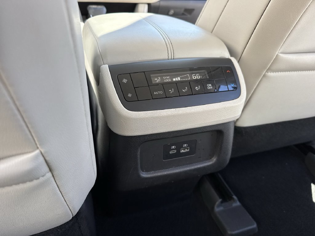 Used 2022 Nissan Pathfinder SL w/ SL Black Package AWD/4WD image 37