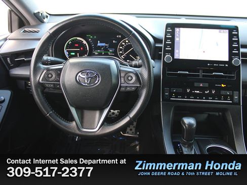 Used 2021 Toyota Avalon XSE image 11