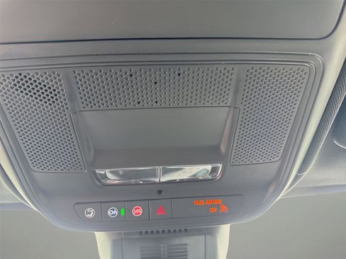 New 2025 Chevrolet Equinox LT w/ Safety and Technology Package FWD image 19