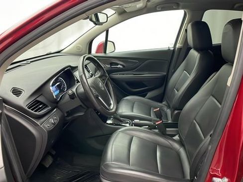 Used 2020 Buick Encore Essence image 5