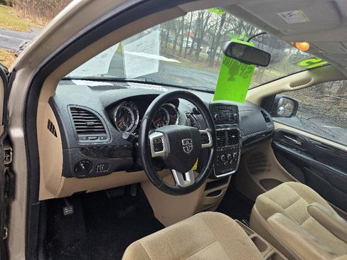 Used 2015 Dodge Grand Caravan SE w/ Quick Order Package 29E SE image 12