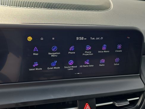 Certified 2024 Kia Seltos EX FWD image 22