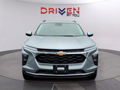 New 2026 Chevrolet Trax LT w/ Driver Confidence Package image 8