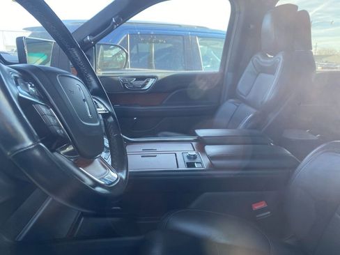 Used 2022 Lincoln Navigator Reserve image 16