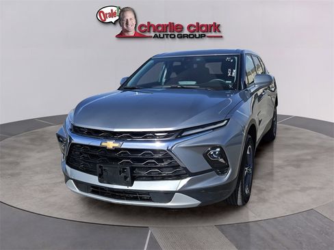 Used 2025 Chevrolet Blazer LT image 1
