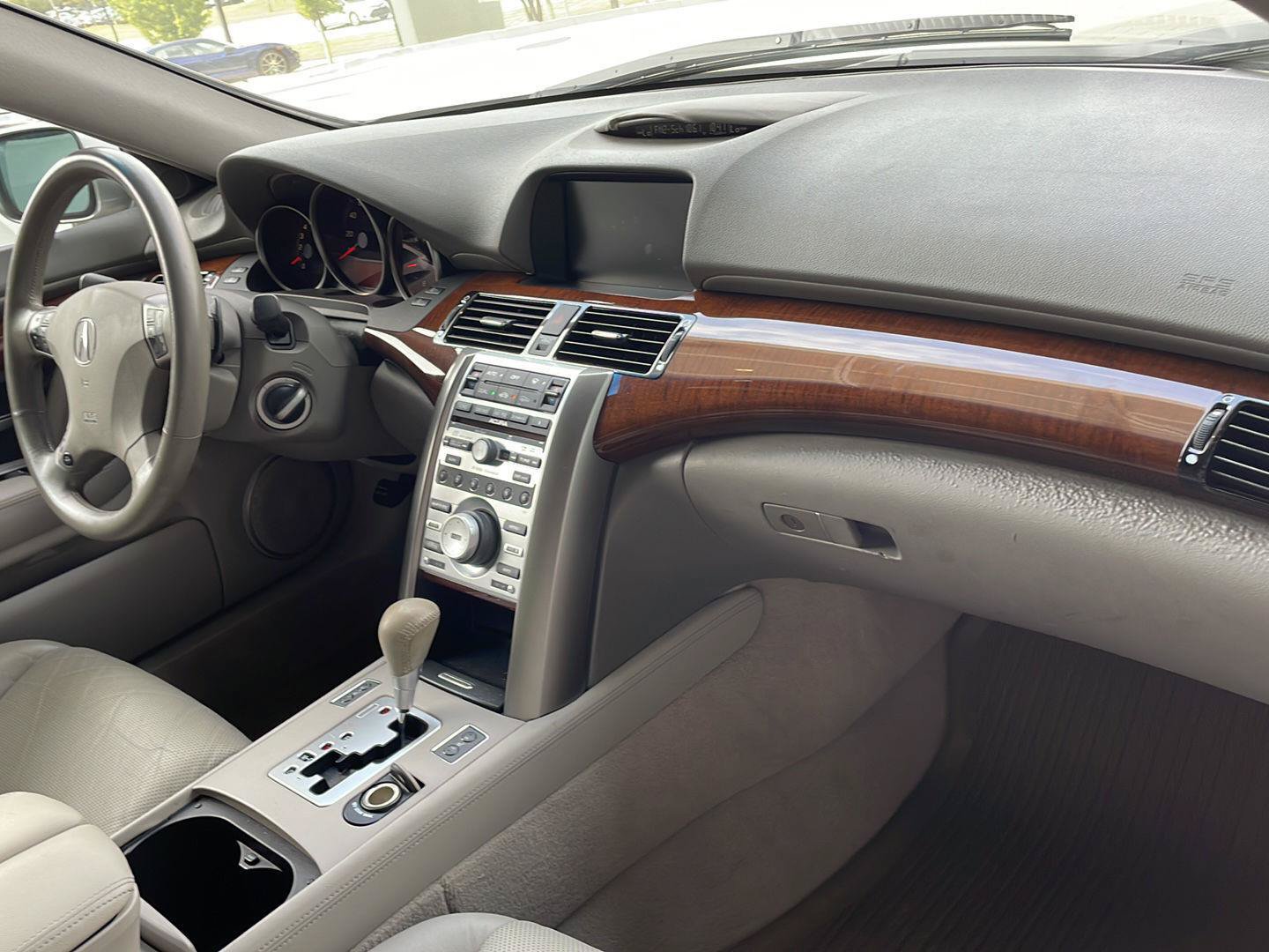 Used 2007 Acura RL w/ Technology Package AWD/4WD image 12