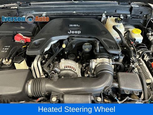 Used 2019 Jeep Wrangler Unlimited Sahara w/ Cold Weather Group image 11