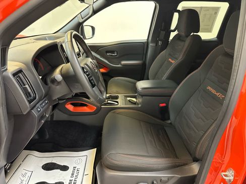 Certified 2025 Nissan Frontier PRO-4X w/ Pro Convenience Package AWD/4WD image 4