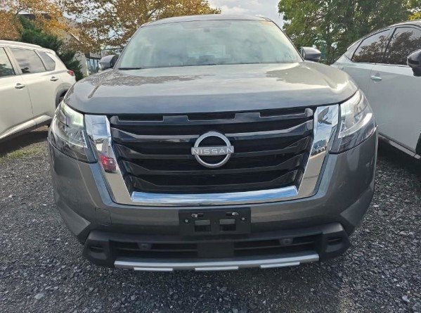 Used 2024 Nissan Pathfinder SL AWD/4WD image 12