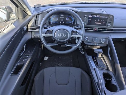 New 2026 Hyundai Elantra SE image 15