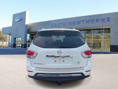 Used 2015 Nissan Pathfinder SV FWD image 6