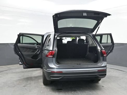 Used 2023 Volkswagen Tiguan SE AWD/4WD image 48