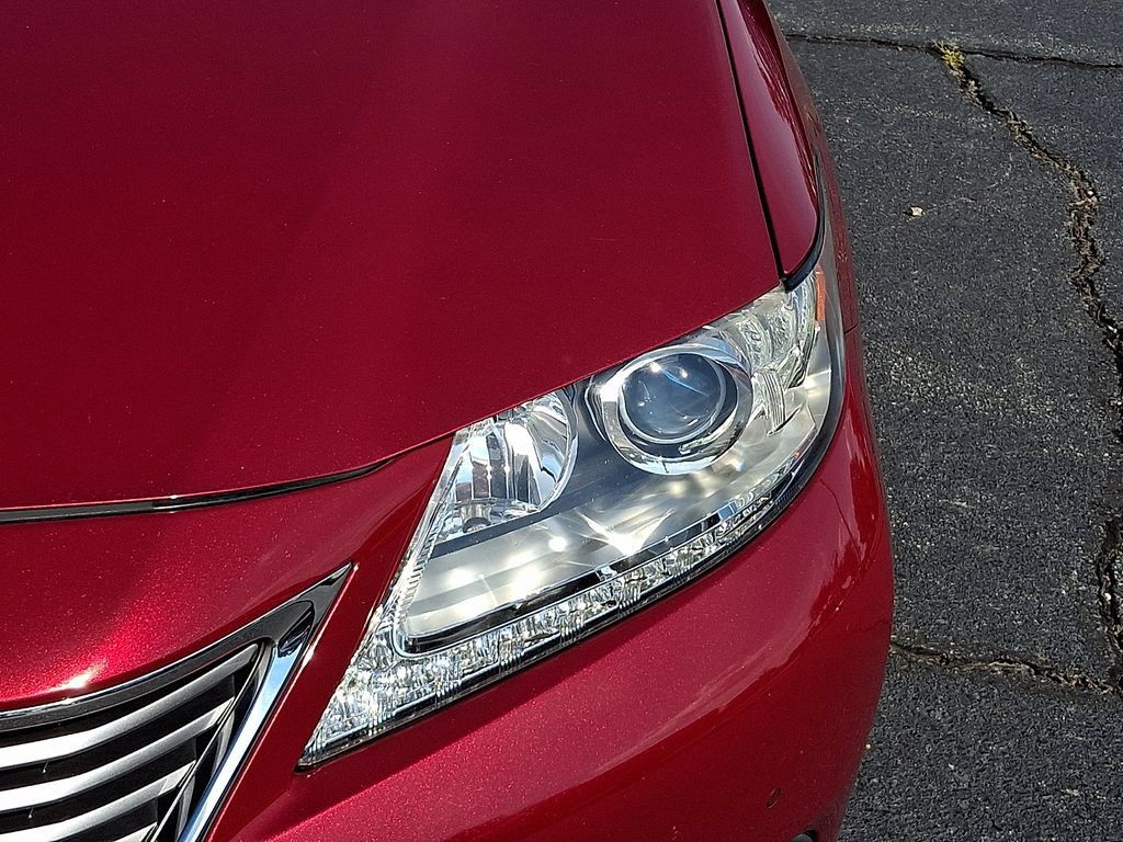 Used 2015 Lexus ES 350 w/ Luxury Package FWD image 9