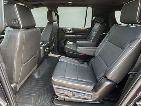Used 2023 GMC Yukon XL SLT AWD/4WD image 20