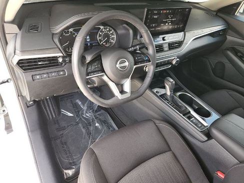 Certified 2023 Nissan Altima 2.5 SV w/ SV Premium Package image 11
