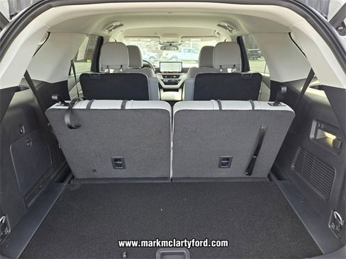 New 2026 Ford Explorer Active w/ Active Comfort Package image 12